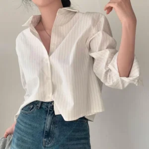 sg-11134201-7qvf6-lf8bcasazcdv35.webp Korean style womens simple striped longsleeved shirt polo neck loose short style